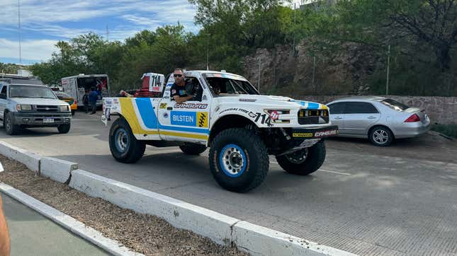 Image for article titled Here&#39;s Every Cool Thing I Saw At The Start Of The Baja 1000